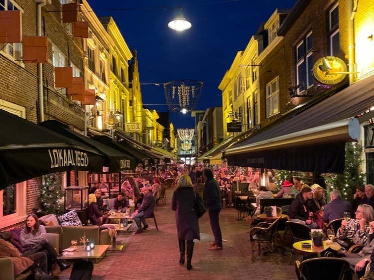 Singlereis Genieten tijdens de feestdagen in Den Bosch incl. 80’s en 90’s party