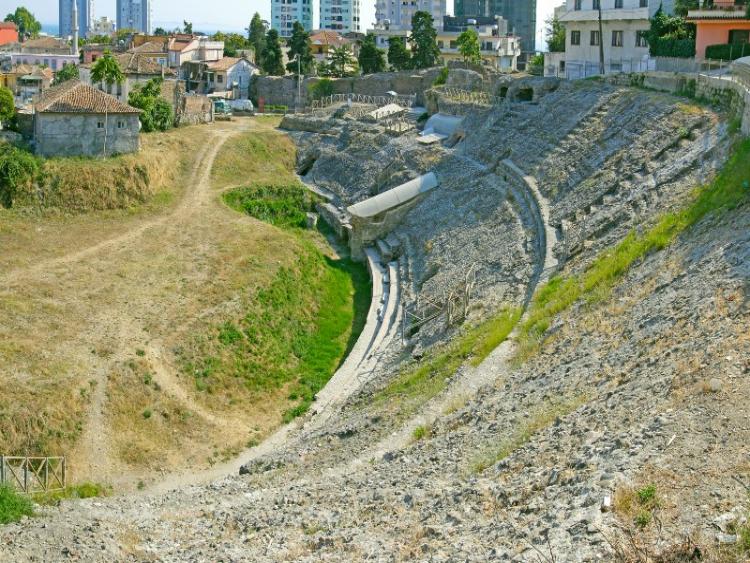 Dag 5 - Tirana – Durrës – Berat