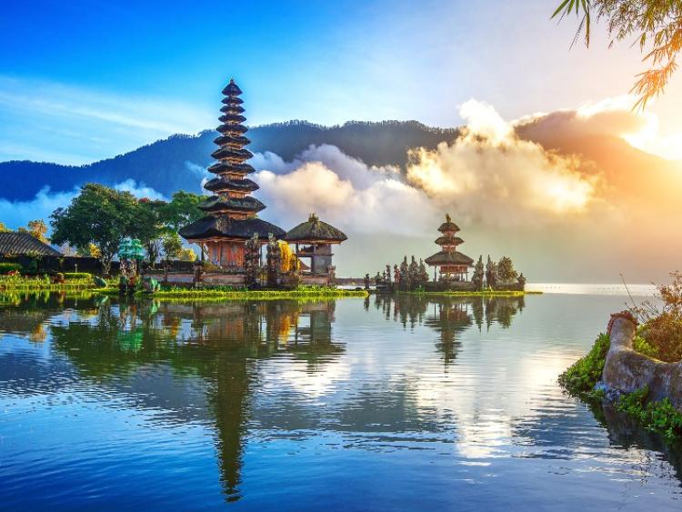 Dag 10: Candidasa / Lebih – Besakih – Kintamani – Ulun Danu – Munduk