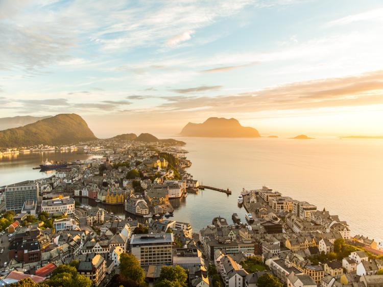 Singlereis Cruise vakantie Van Rotterdam naar Noorwegen