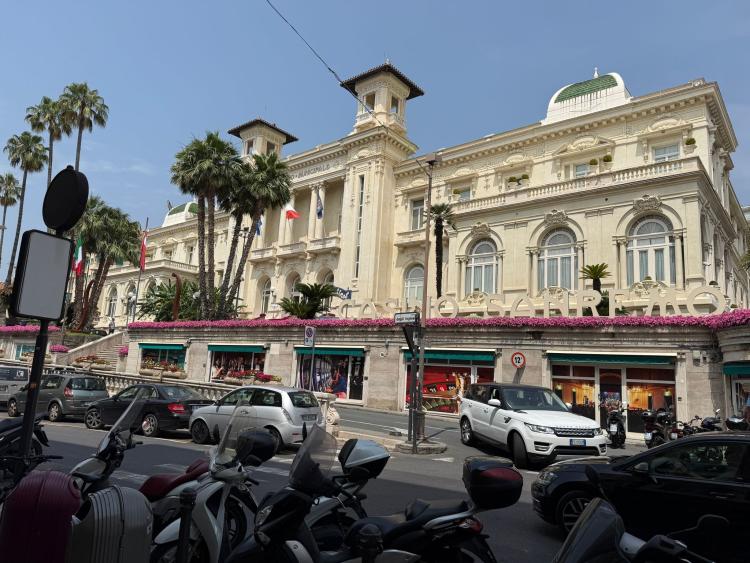 Singlereis Genieten van Zon en Cultuur aan de Bloemenrivièra