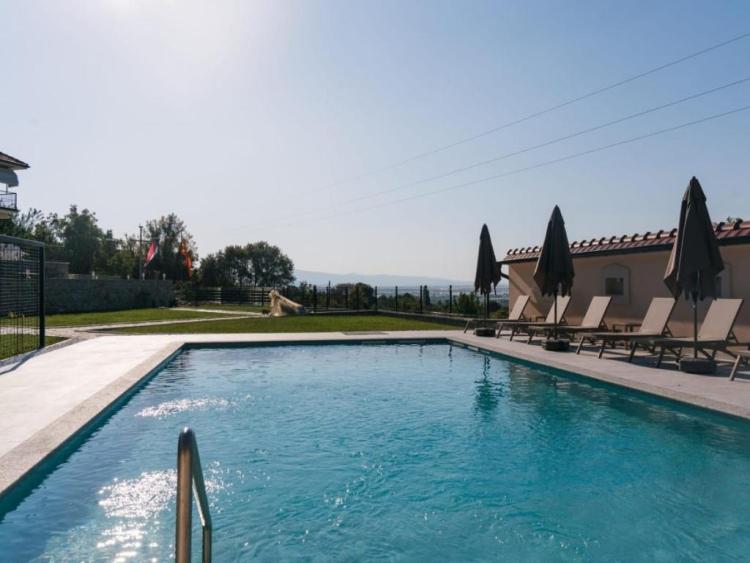 Singlereis Genieten van Zon en Cultuur In Gabrovo, Noord-Macedonië