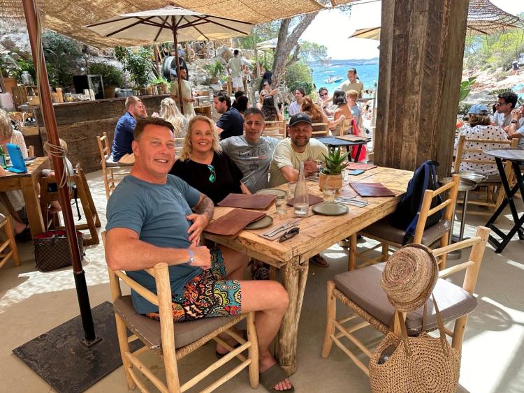 Singlereis HBO+ Genieten op Ibiza