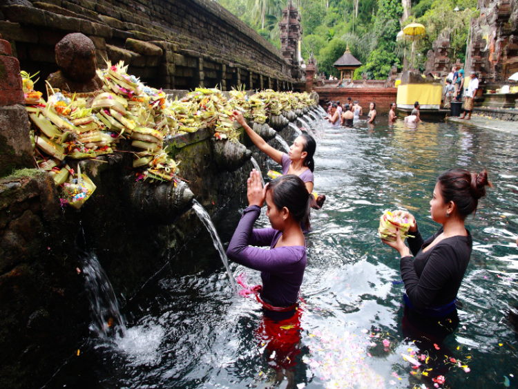 Dag 8: Ubud – Tirta Empul – Gunung Kawi – Kintamani – Lovina