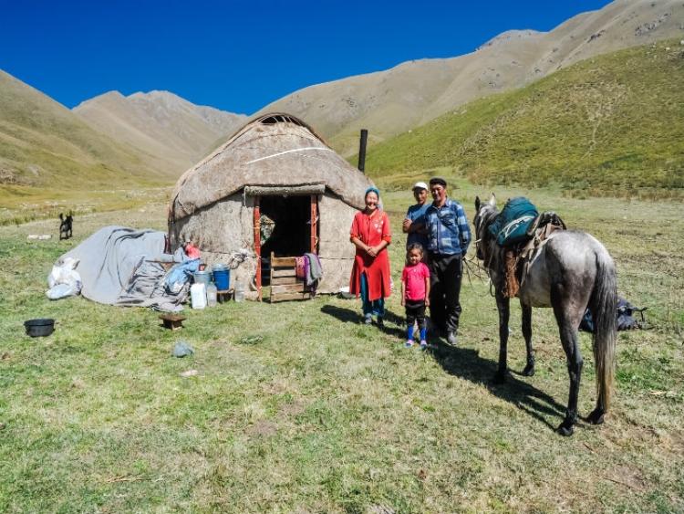 Dag 1: Vertrek naar Kirgizië
