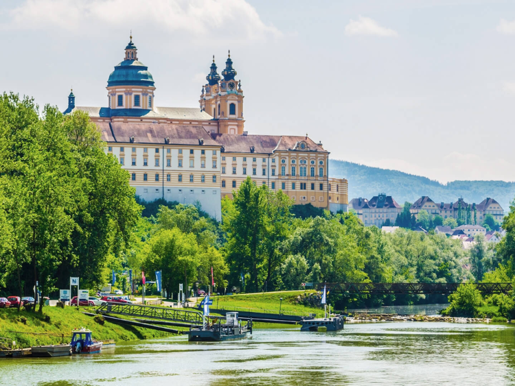 Dag 2: Melk en aankomst Wienerwald