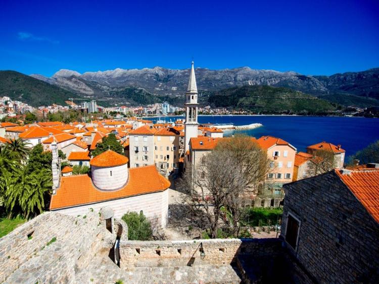 Singlereis Zonvakantie (HBO-WO) In Budva, Montenegro