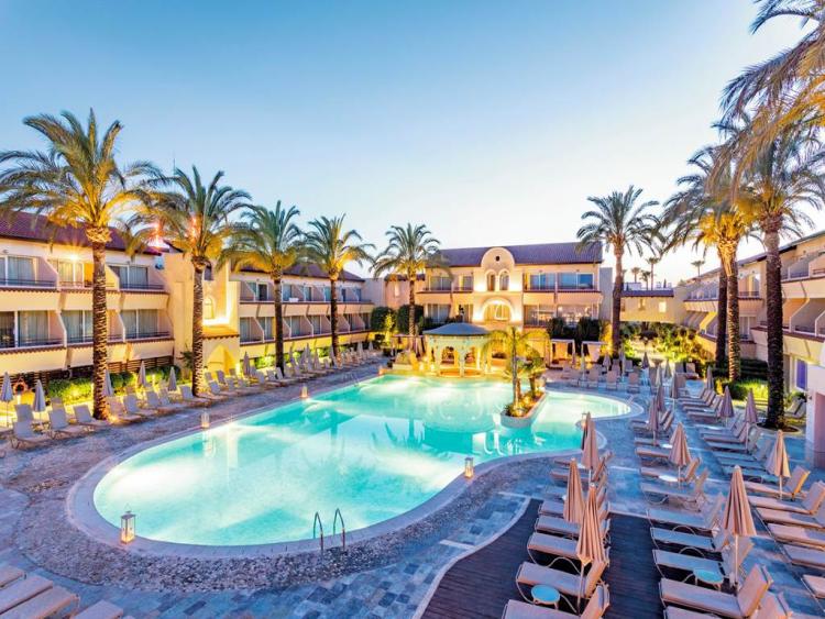 Singlereis Strandvakantie (HBO-WO) Op Cyprus