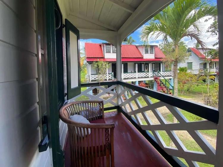 Div. accommodaties Suriname foto 5