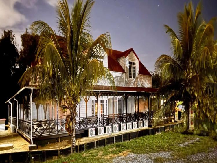 Div. accommodaties Suriname foto 4
